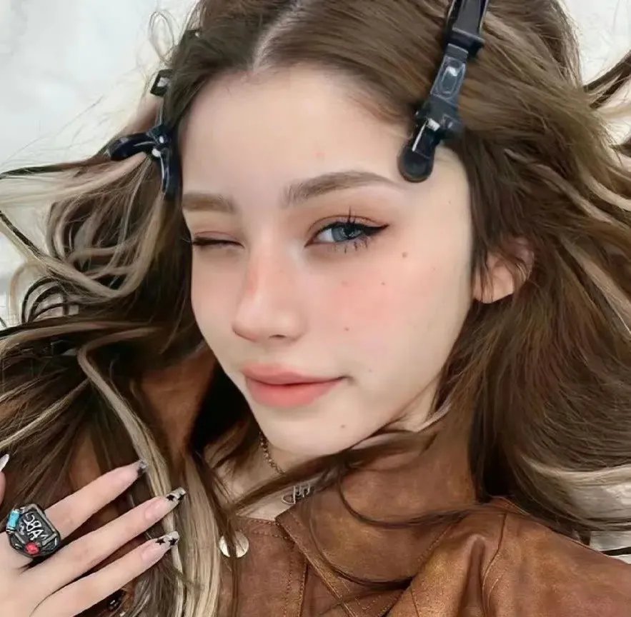 少女的世界 在线播放海报